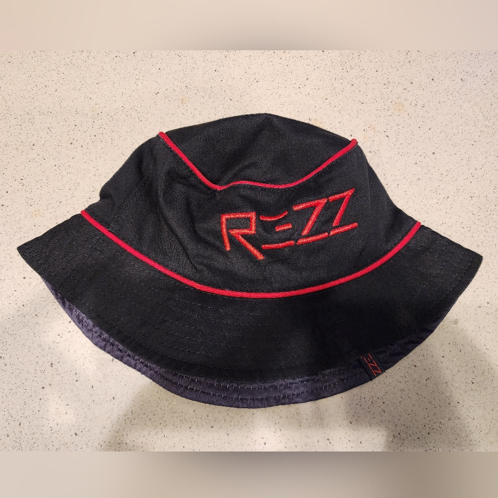 Rezz Reversible Bucket Hat